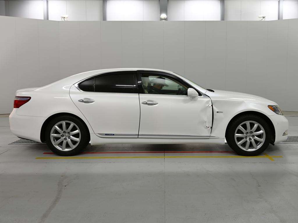 LEXUS LS600H