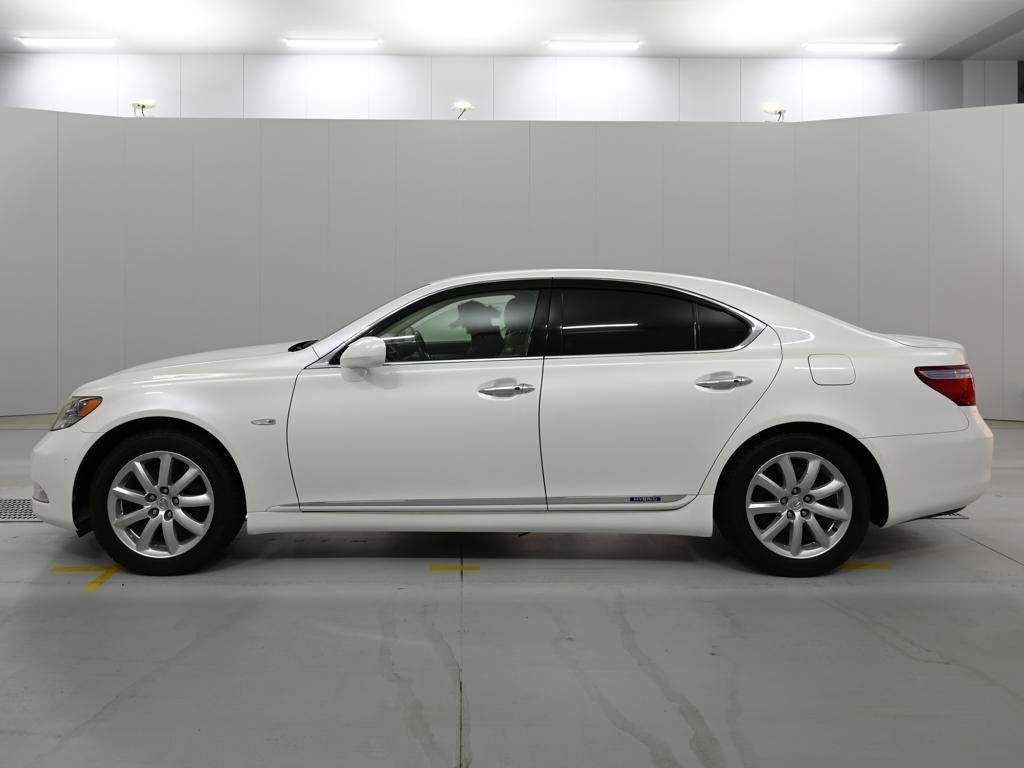 LEXUS LS600H