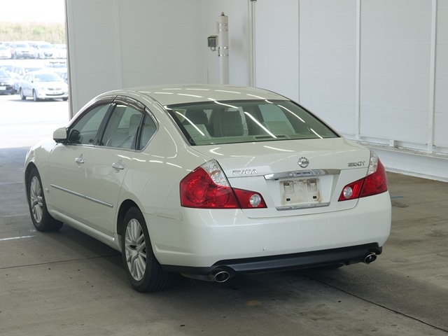 NISSAN FUGA
