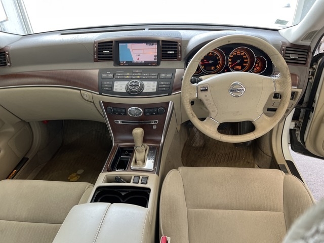 NISSAN FUGA
