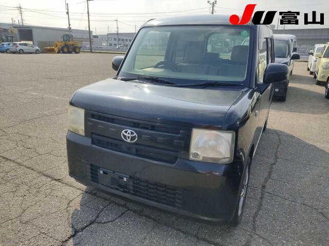 TOYOTA PIXIS SPACE