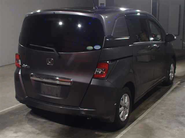 HONDA FREED SPIKE
