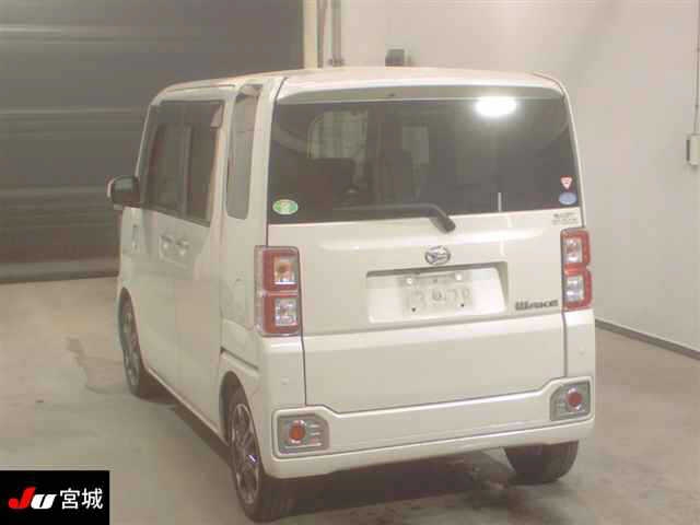 DAIHATSU WAKE