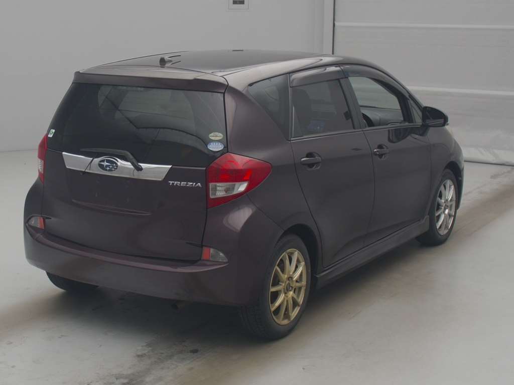 SUBARU TREZIA