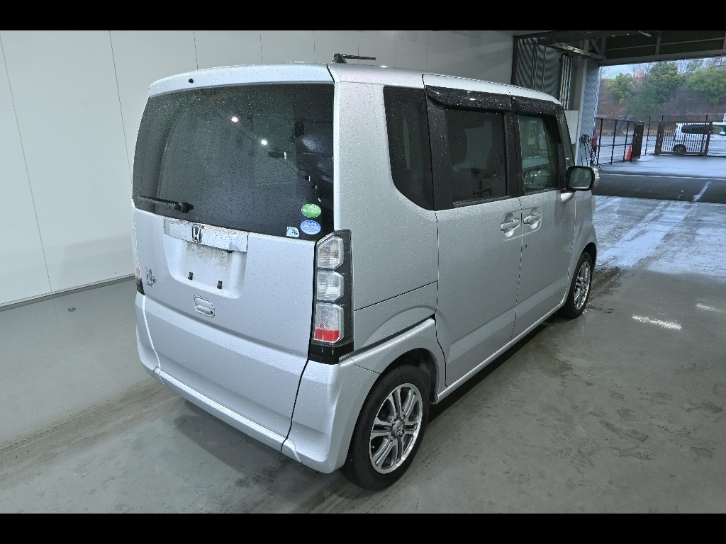HONDA N-BOX+