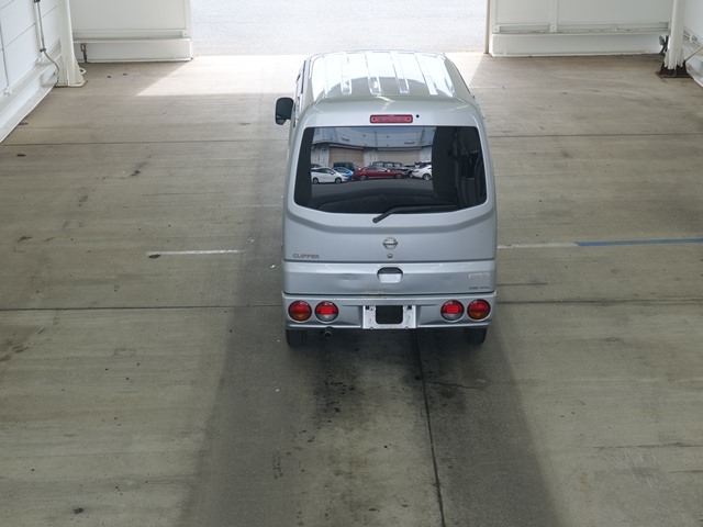 NISSAN CLIPPER