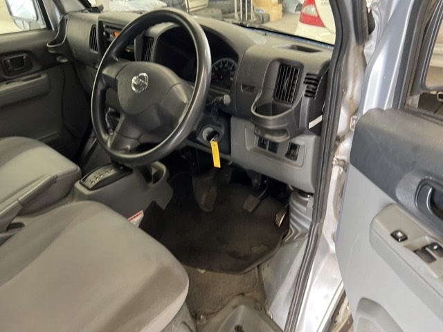NISSAN CLIPPER