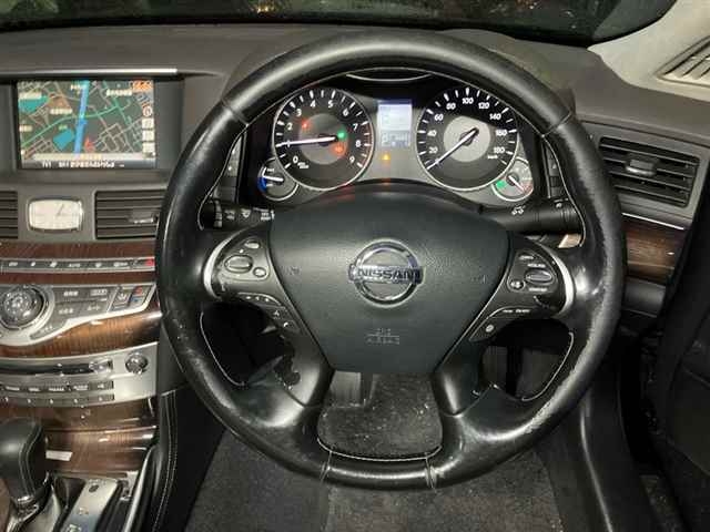 NISSAN FUGA