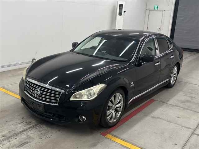 NISSAN FUGA