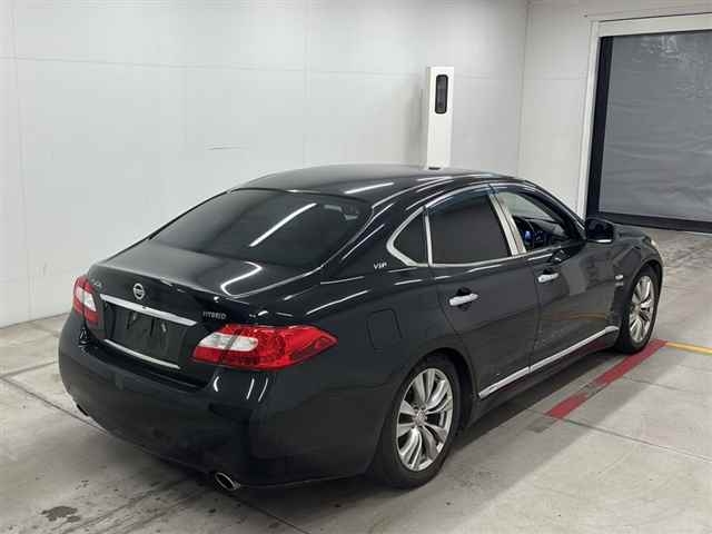 NISSAN FUGA