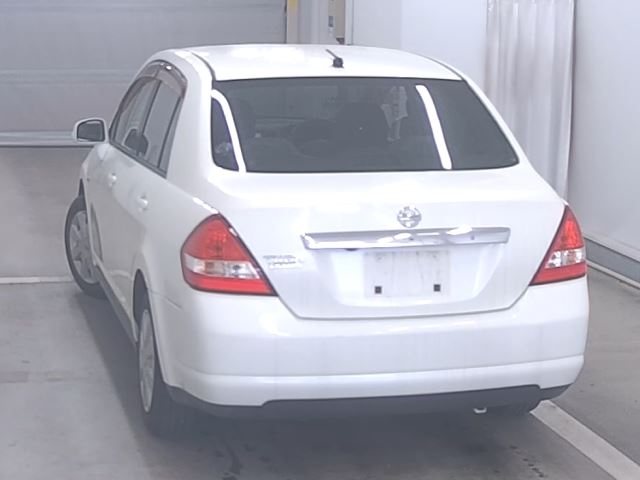 NISSAN TIIDA LATIO
