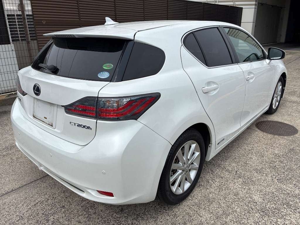 LEXUS CT200H