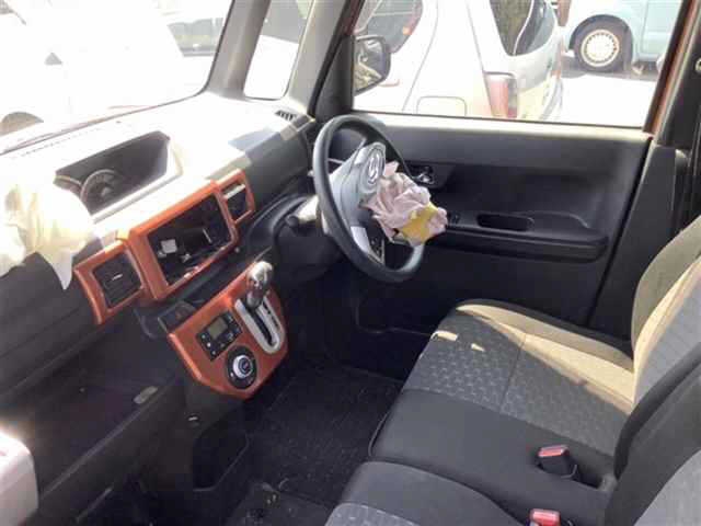 DAIHATSU WAKE