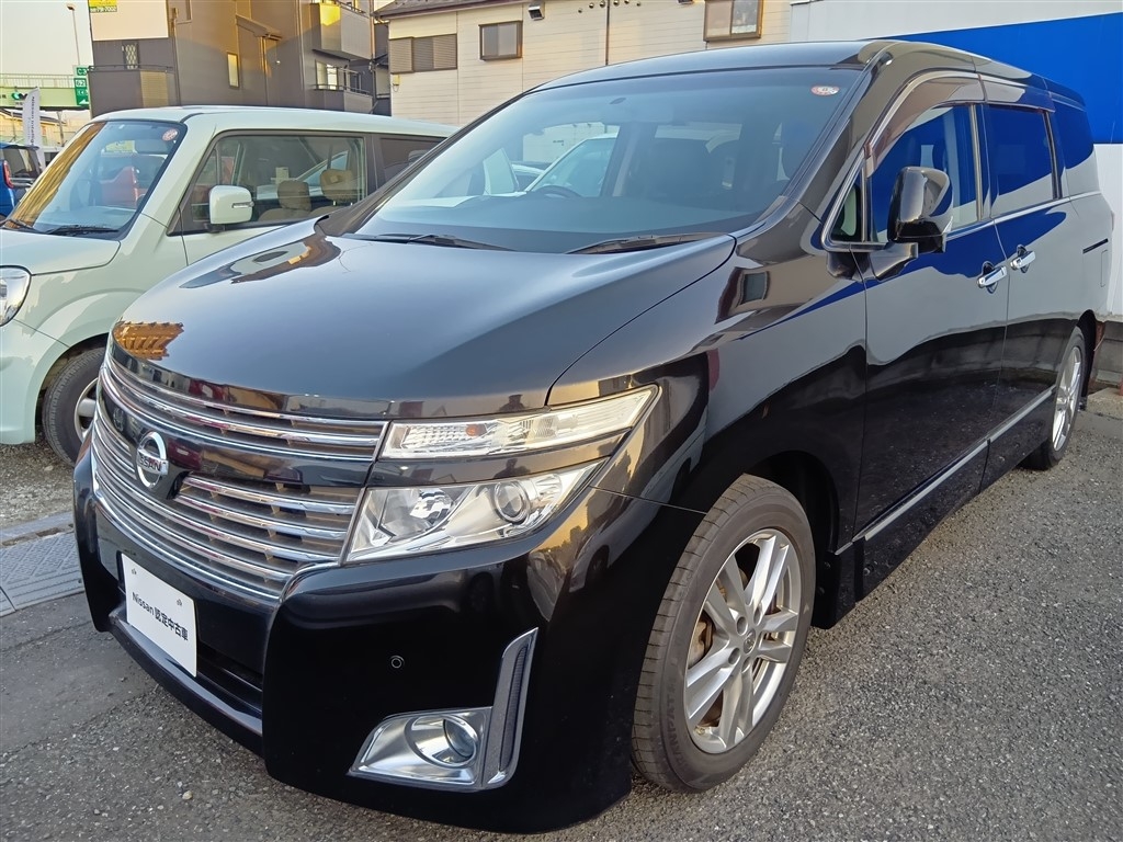 NISSAN ELGRAND
