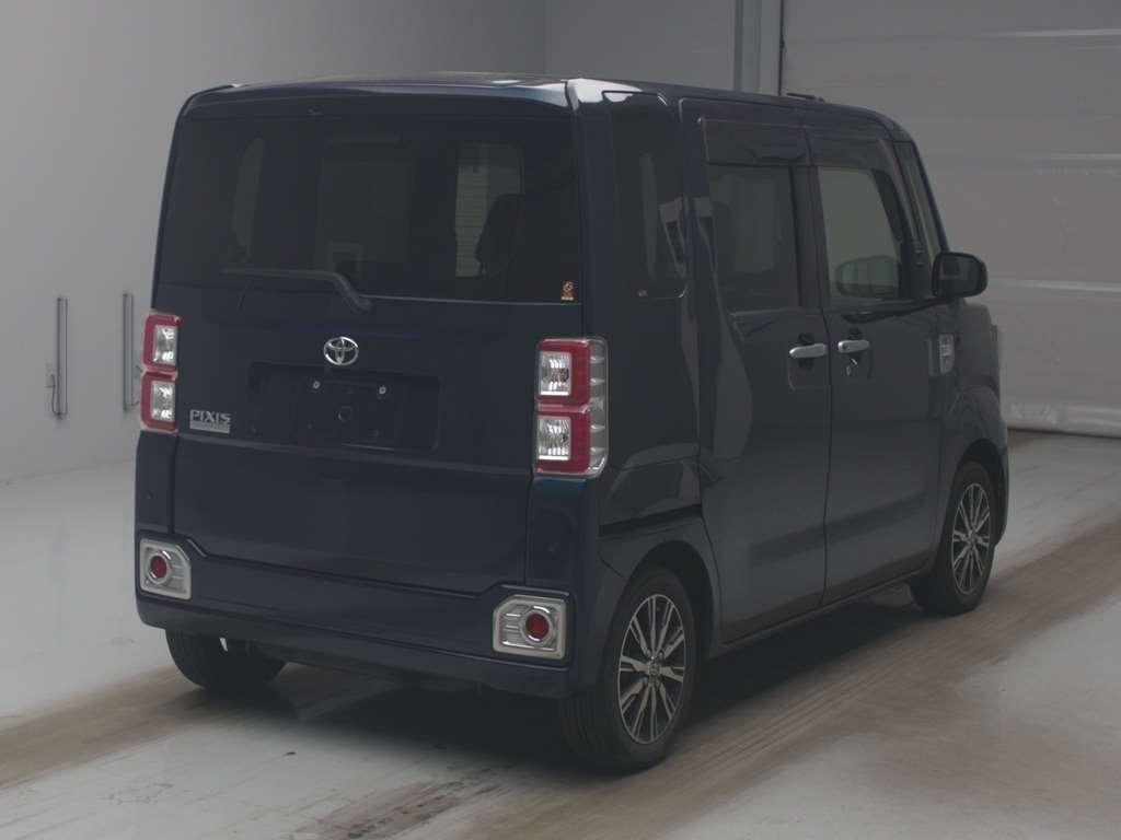 TOYOTA PIXIS MEGA