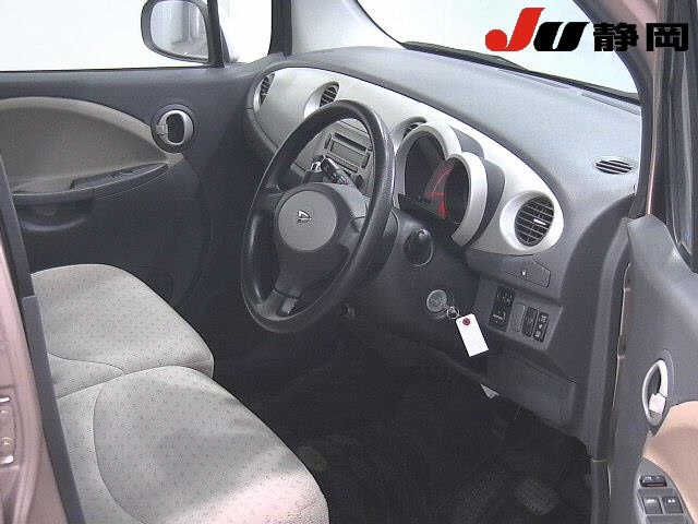DAIHATSU MOVE LATTE