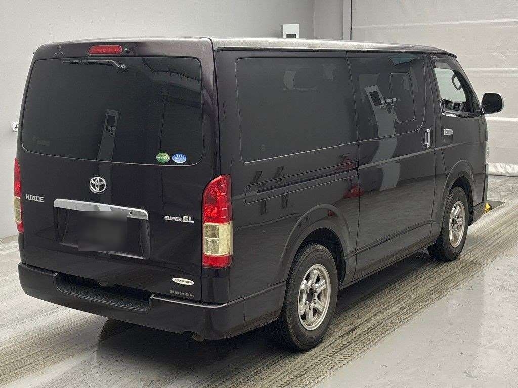 TOYOTA REGIUS ACE
