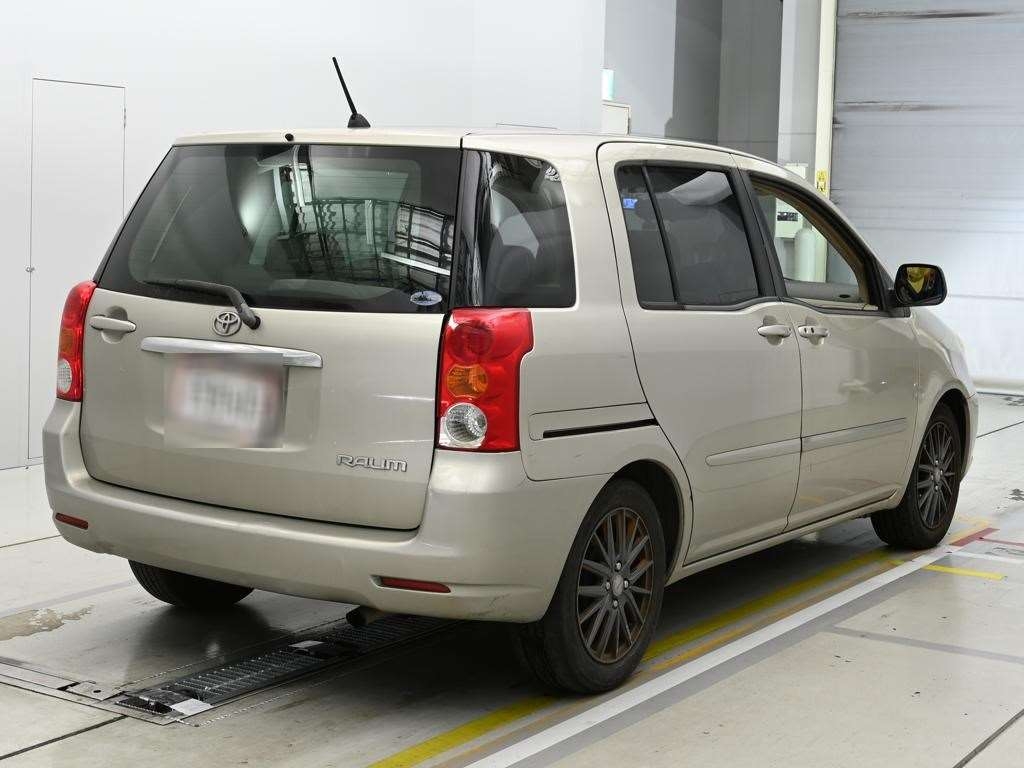 TOYOTA RAUM
