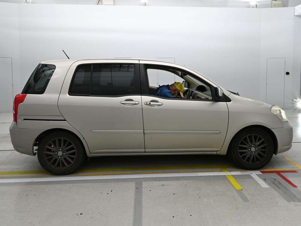 TOYOTA RAUM