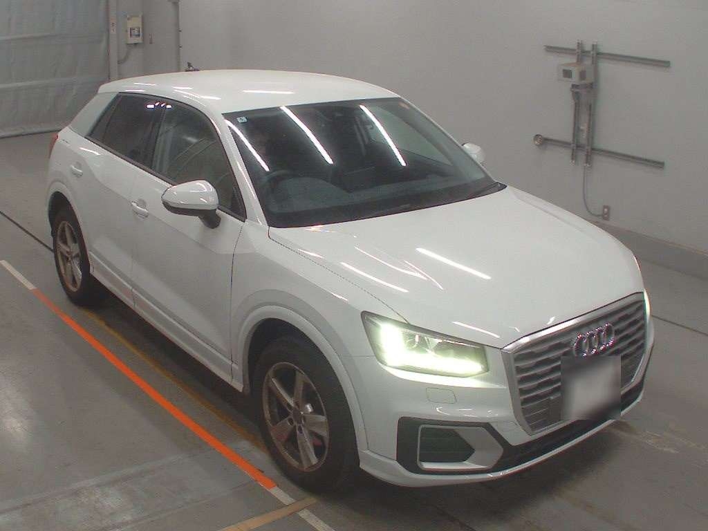 AUDI Q2