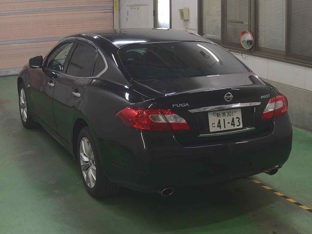 NISSAN FUGA