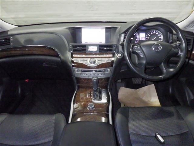 NISSAN FUGA