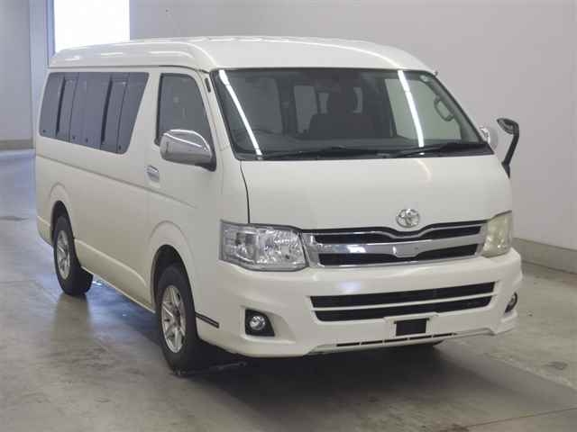 TOYOTA HIACE