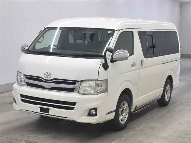TOYOTA HIACE