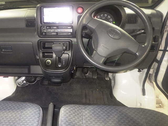 TOYOTA PIXIS VAN