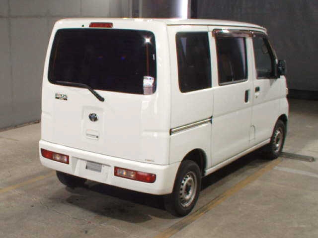 TOYOTA PIXIS VAN