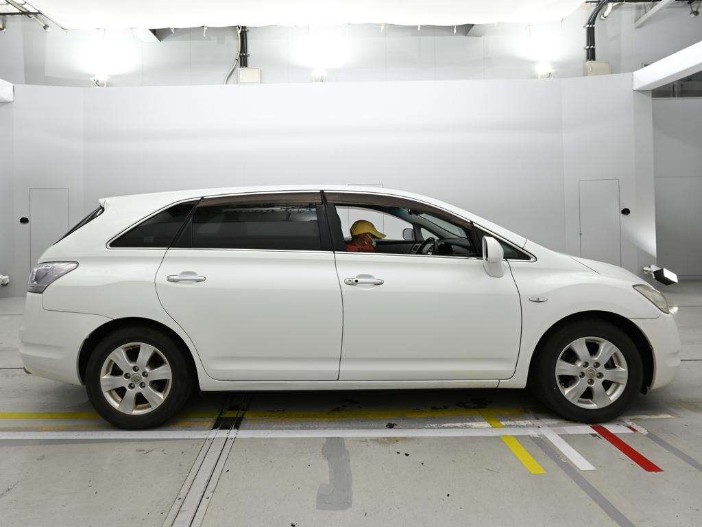 TOYOTA MARK X ZIO