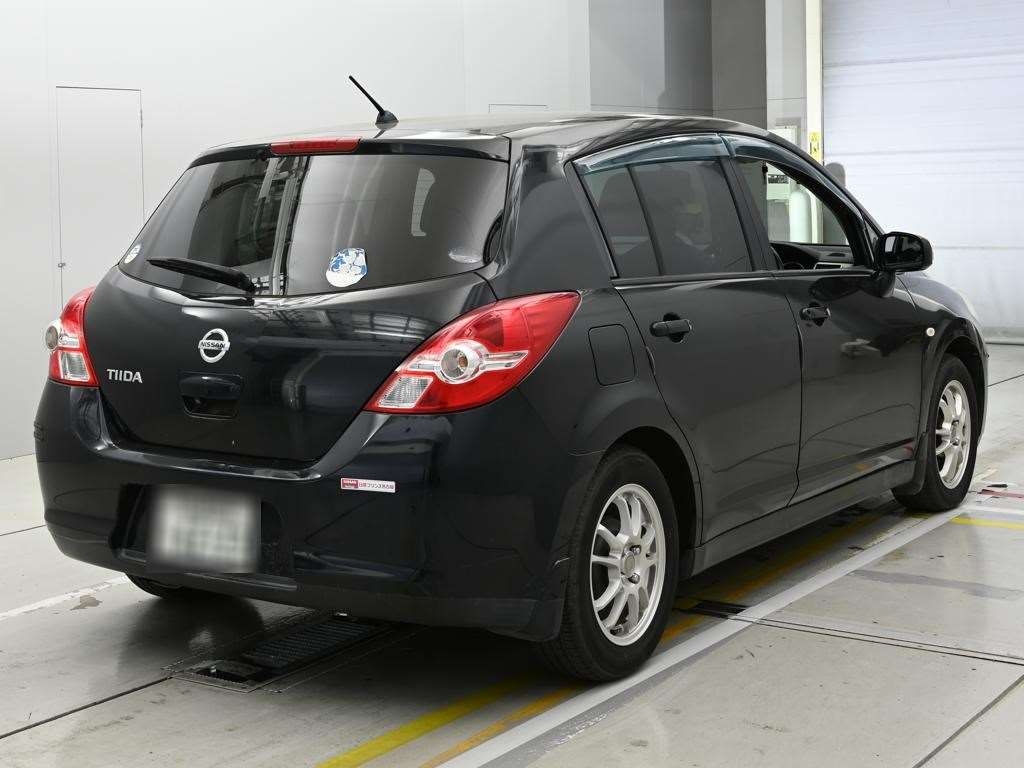 NISSAN TIIDA