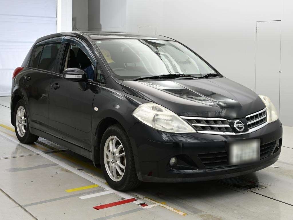 NISSAN TIIDA