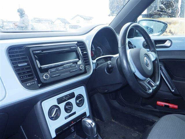 VOLKSWAGEN BEETLE