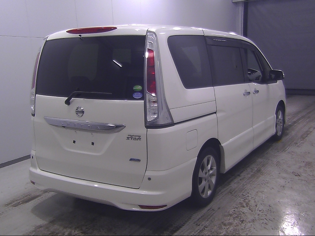 NISSAN SERENA