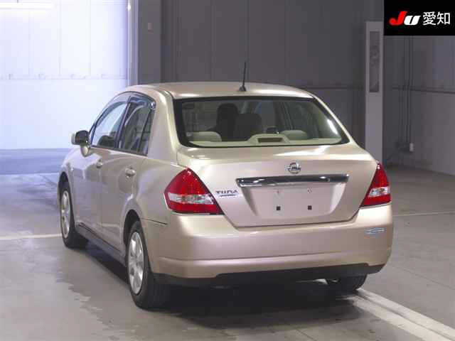 NISSAN TIIDA LATIO