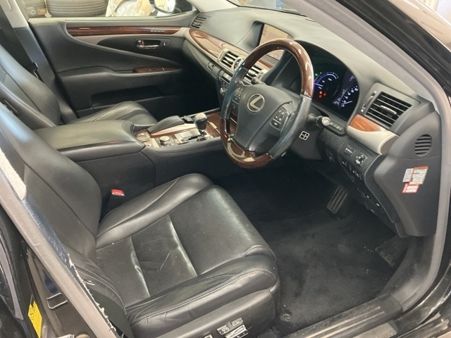 LEXUS LS600H