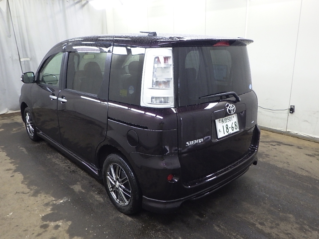 TOYOTA SIENTA