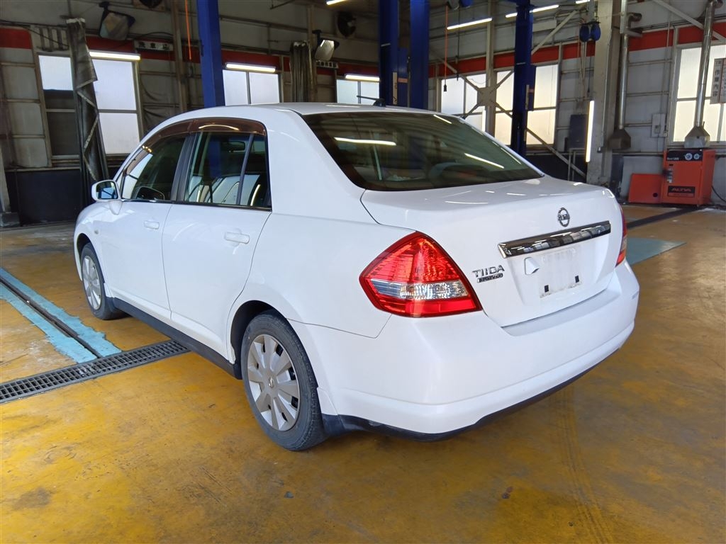 NISSAN TIIDA LATIO
