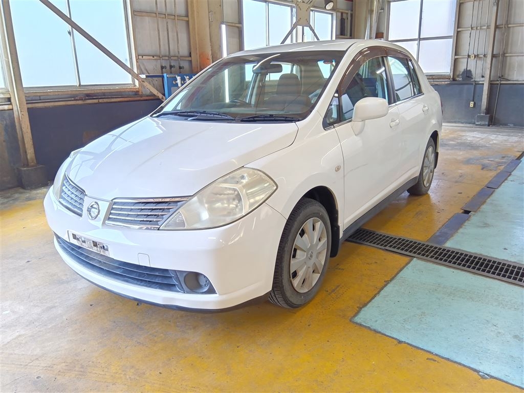 NISSAN TIIDA LATIO