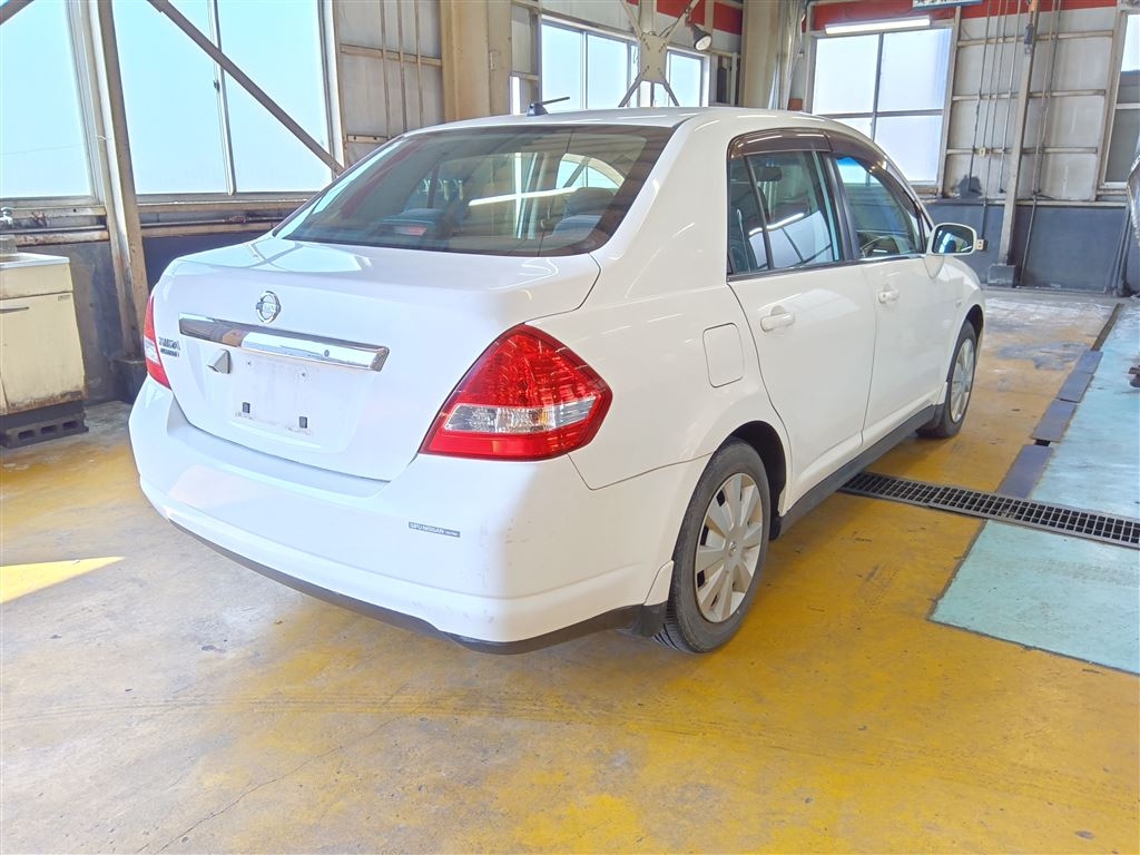 NISSAN TIIDA LATIO