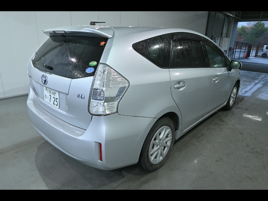 TOYOTA PRIUS ALPHA