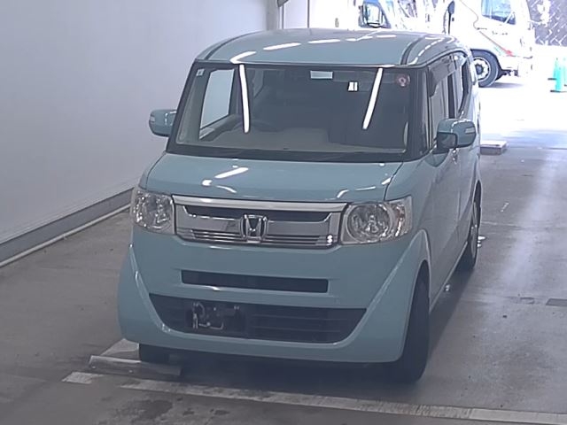 HONDA N-BOX SLASH