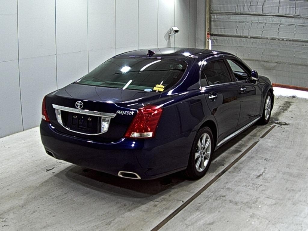 TOYOTA CROWN MAJESTA