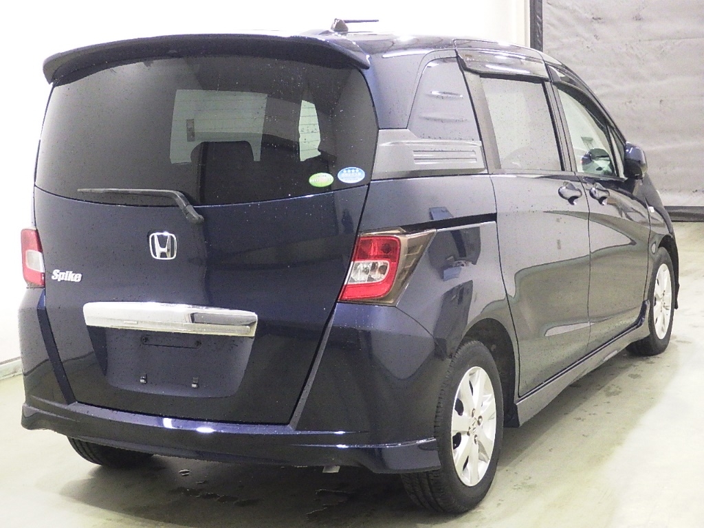 HONDA FREED SPIKE