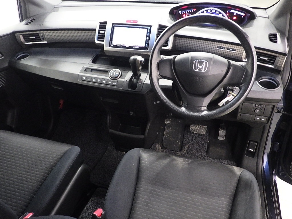 HONDA FREED SPIKE