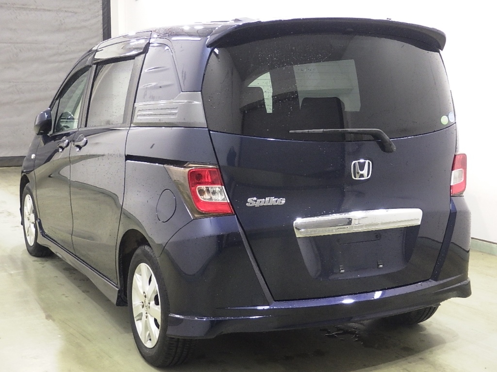 HONDA FREED SPIKE