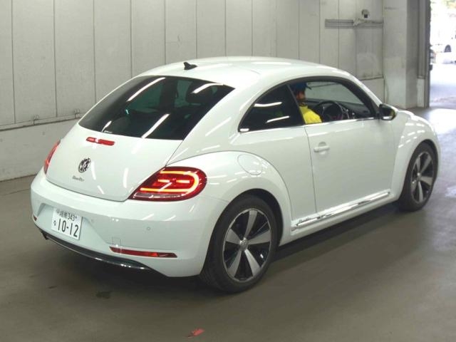 VOLKSWAGEN BEETLE