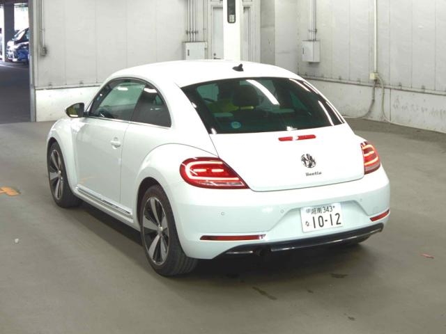 VOLKSWAGEN BEETLE