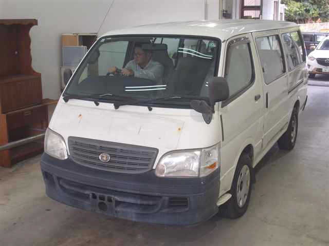 TOYOTA HIACE